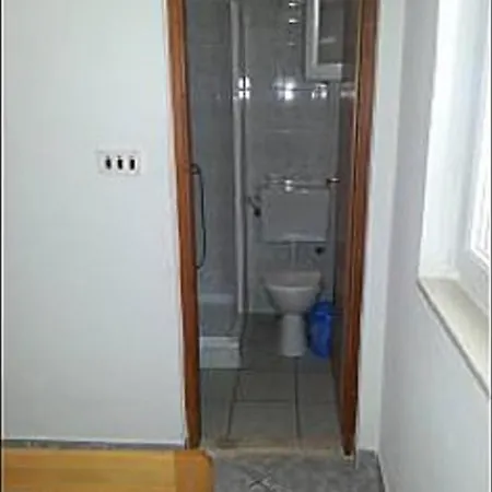Sleeps 9 Apartment